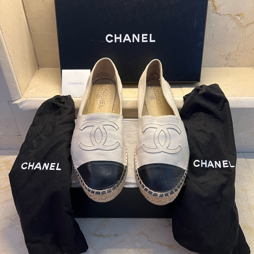 CHANEL espadrilles, size 39, box & dustbags included Lamb skin leather Authentic